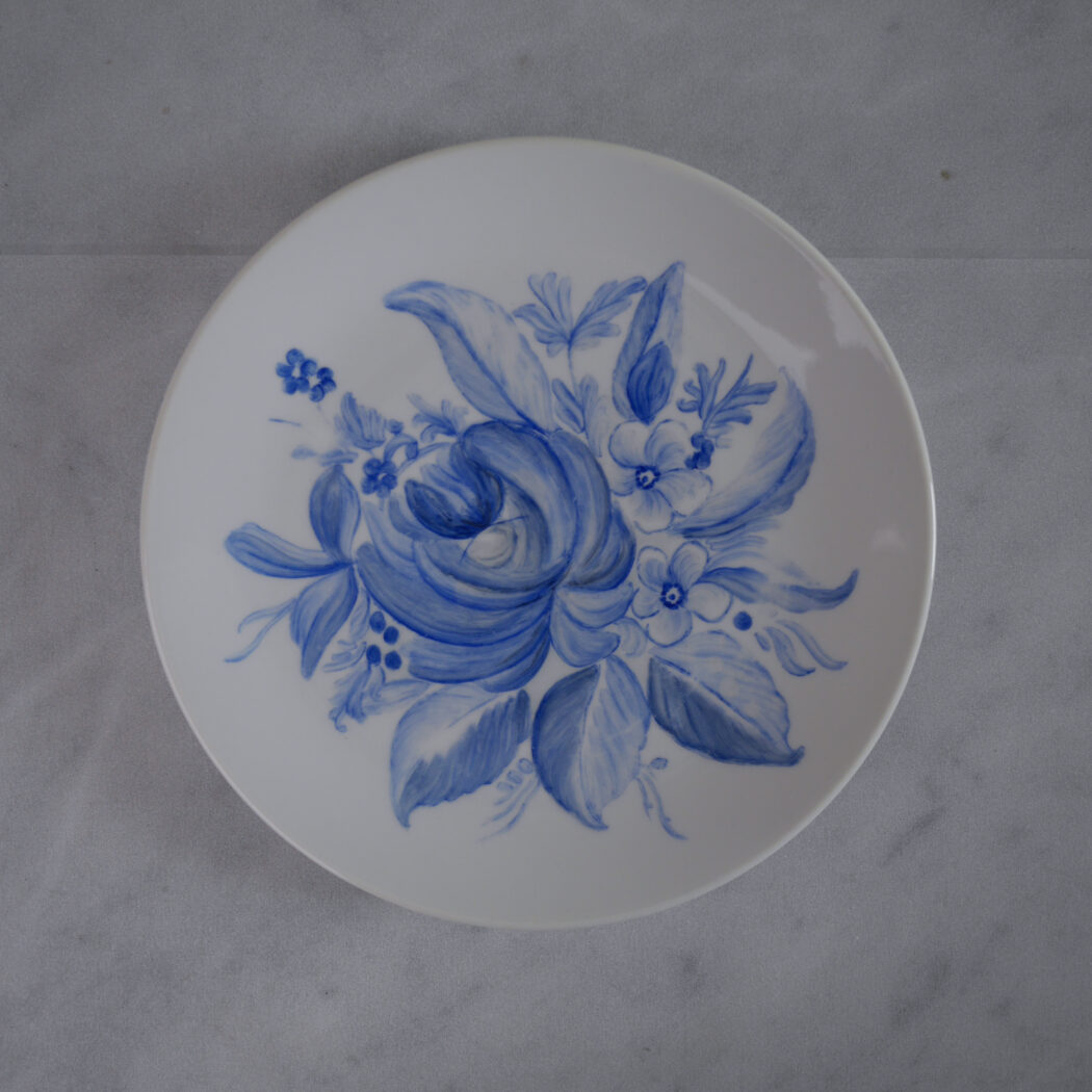 Håndmalede Tallerkner med Blå Blomster, 7 stk. 4