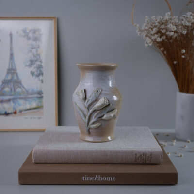 Håndlavet Beige Vase med Blomster