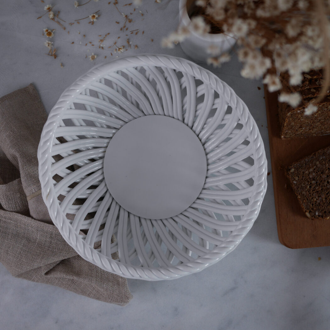 Stor Hvid Flettet Frugtkurv i Porcelæn