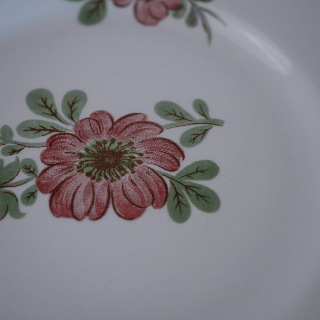 Hvide Tallerkner med Rosa Blomster, 6 stk. 2