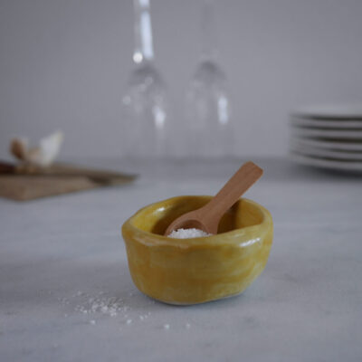 Gult Håndlavet Saltkar