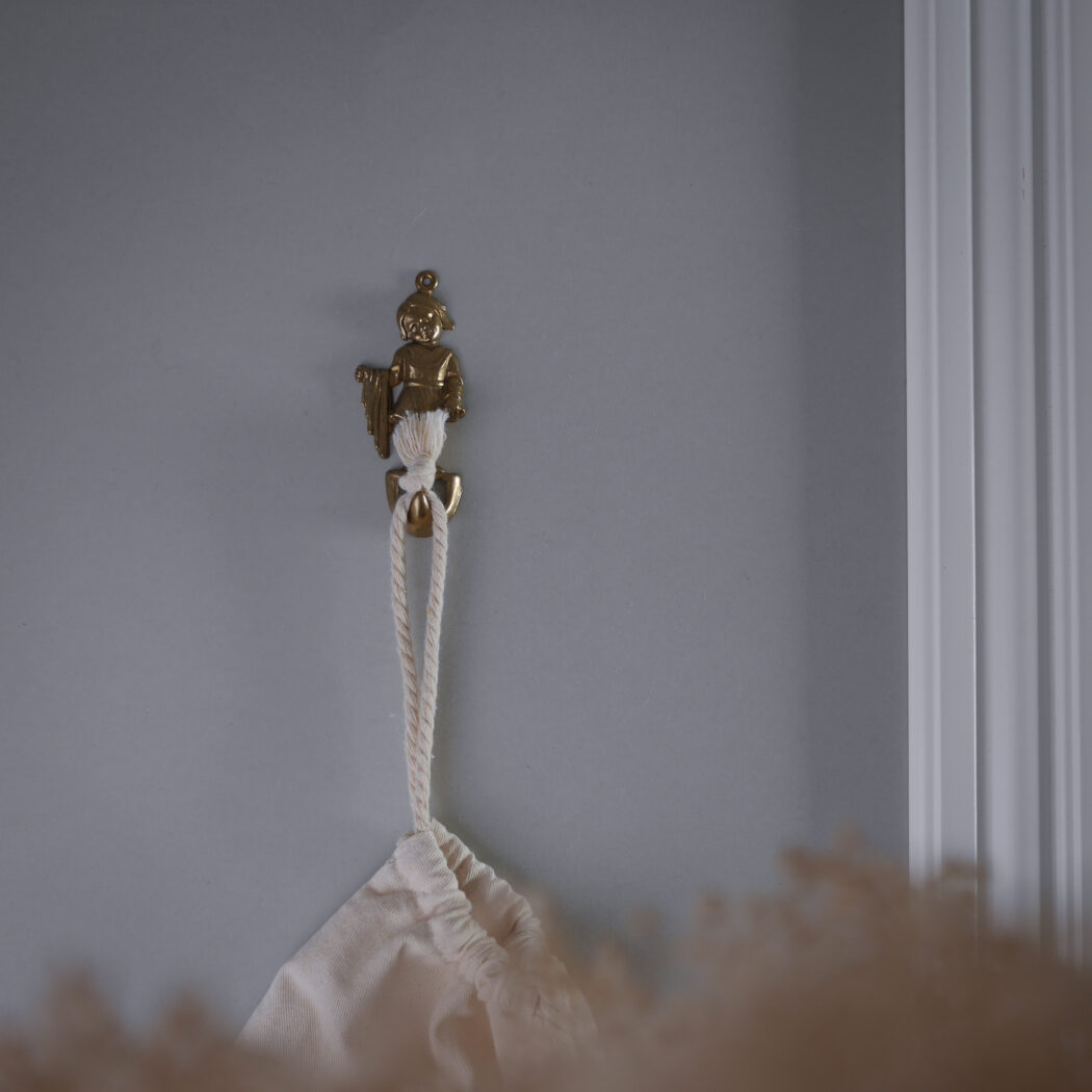 Lille Pige Messing Knage