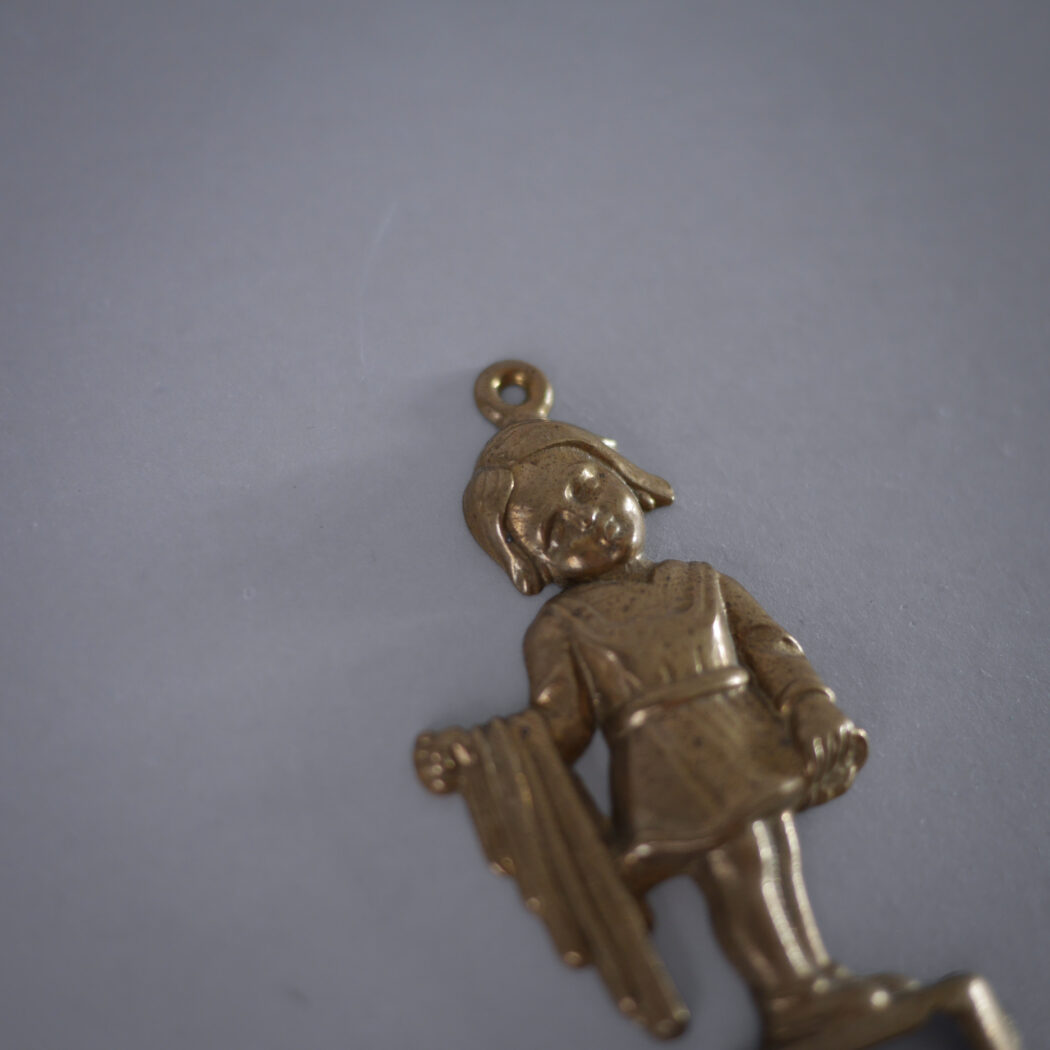 Lille Pige Messing Knage 3