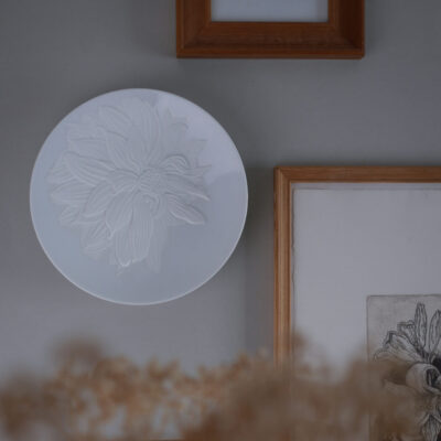 Hvid Royal Copenhagen Platte med Blomst