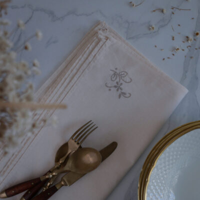 Cremefarvede Stofservietter med Broderi, 6 stk.