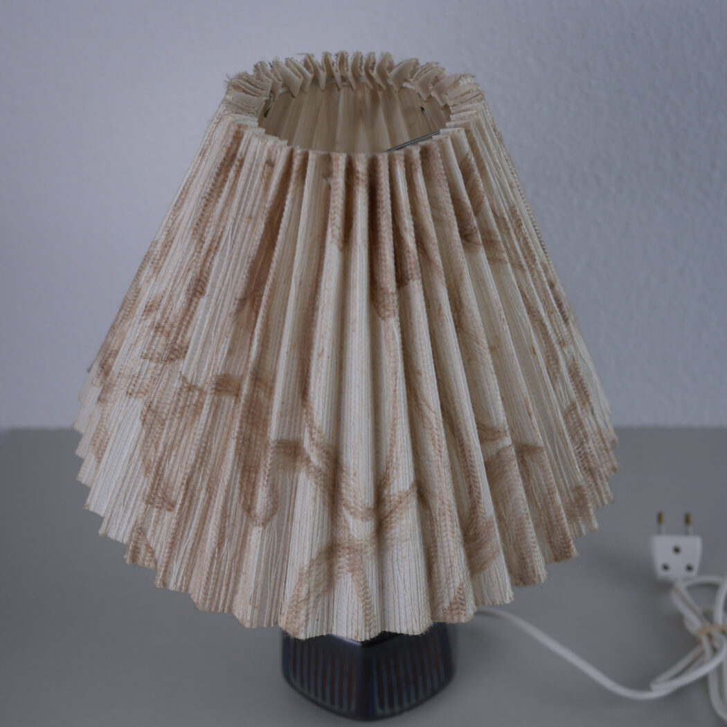 Blå Lampe i Keramik med Beige Skærm 7