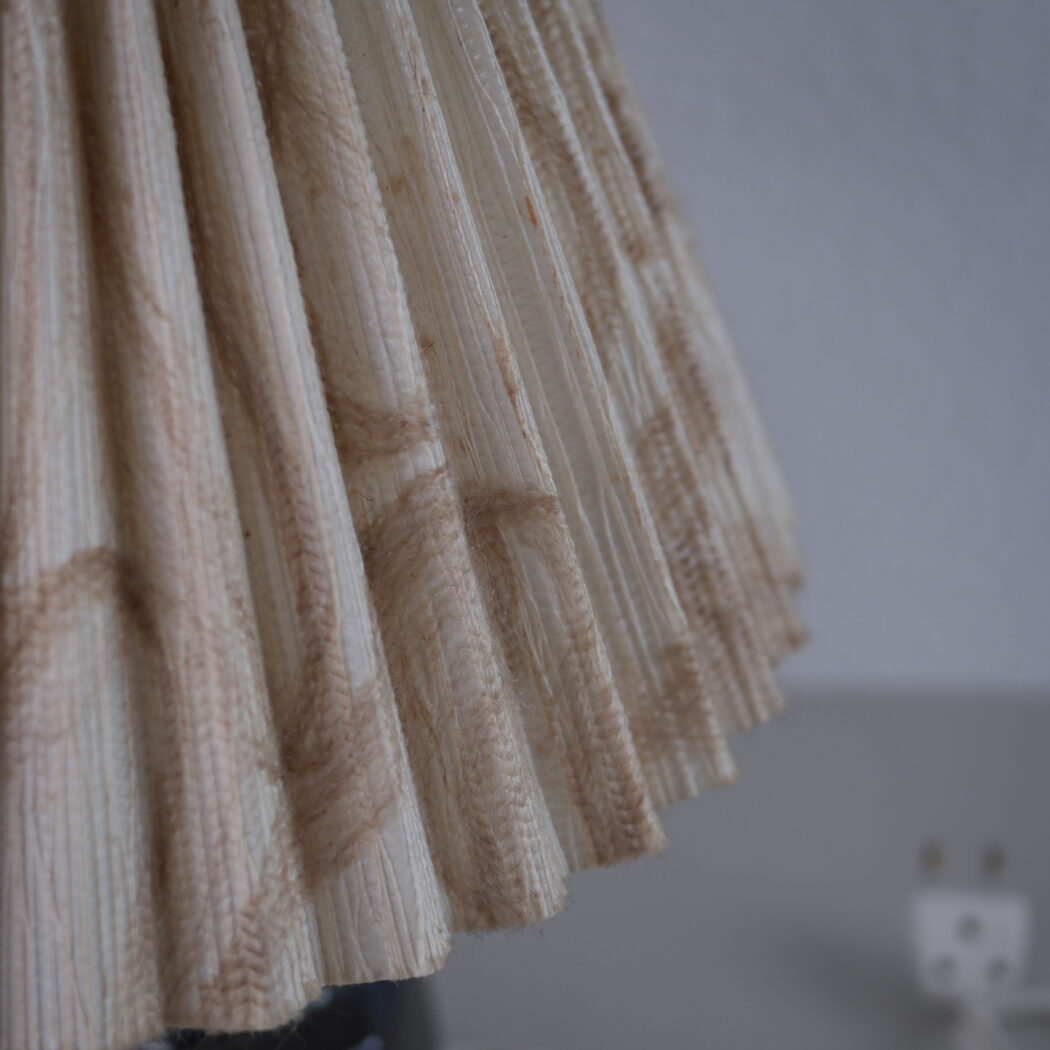 Blå Lampe i Keramik med Beige Skærm 8