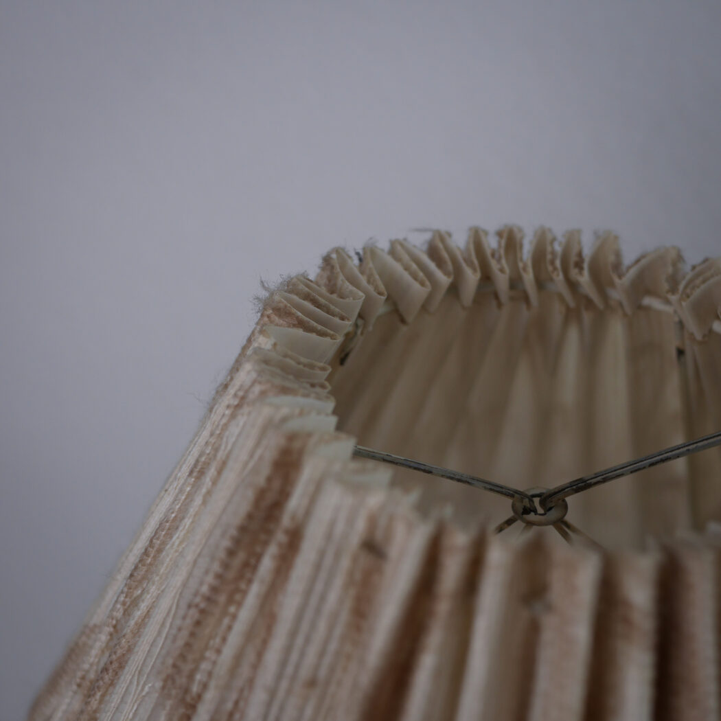 Blå Lampe i Keramik med Beige Skærm 9