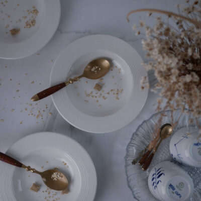 Dybe Tallerkner med Bred Kant fra Italien, 8 stk.