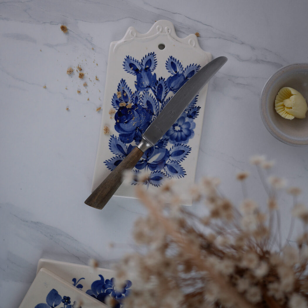 Smørbræt med Blå Blomster