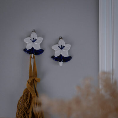 Blå & Hvid Blomster Knage i Porcelæn