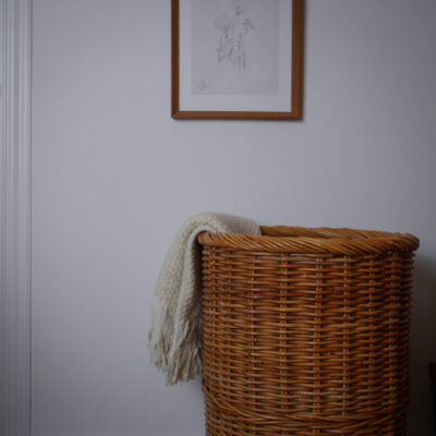 Høj Flettet Vasketøjskurv