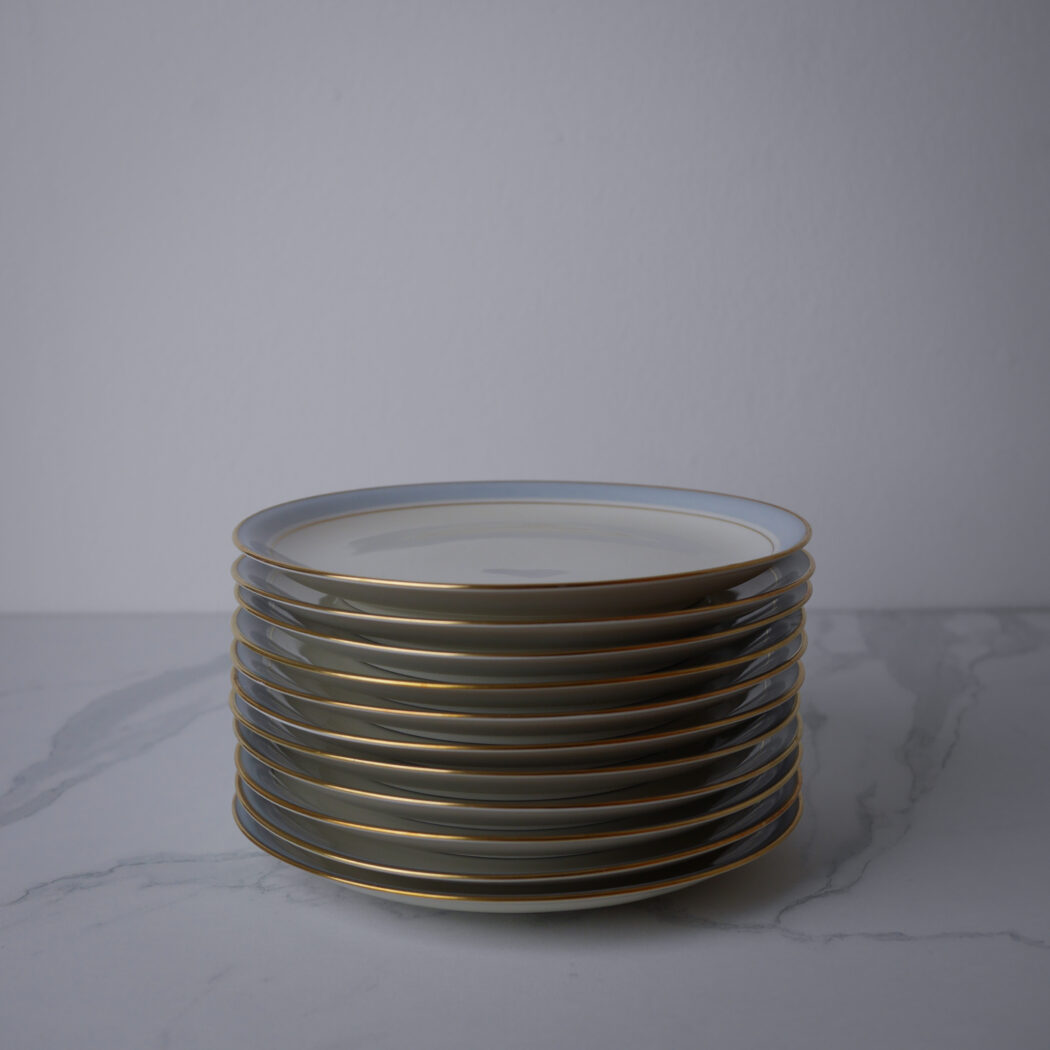 Store Frokosttallerkner med Lyseblå Kant 1