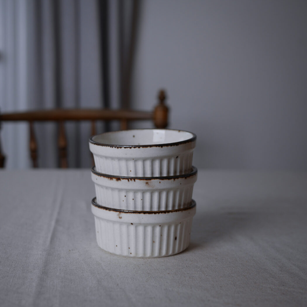 Lyse Ramekin Skåle med Nistre, 3 stk. 1
