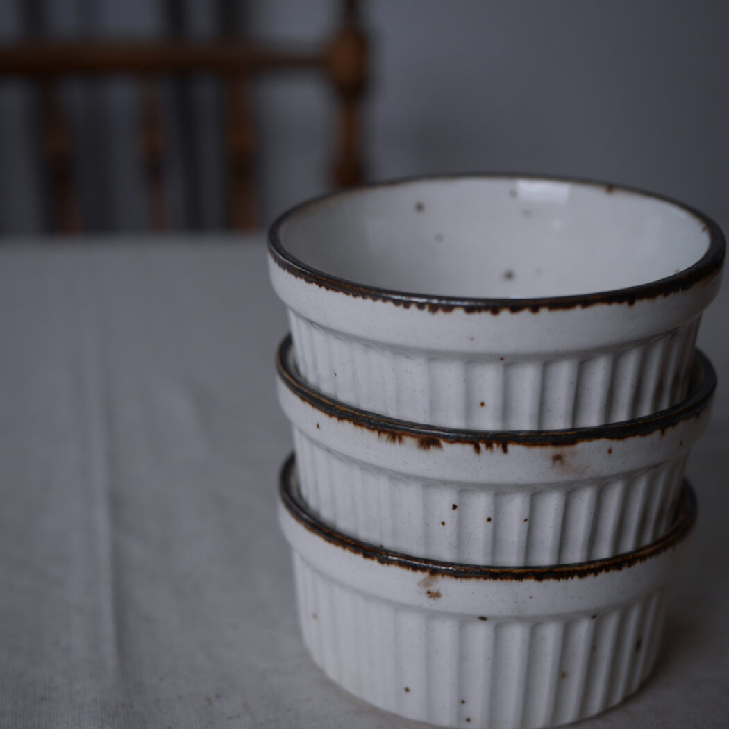 Lyse Ramekin Skåle med Nistre, 3 stk. 2