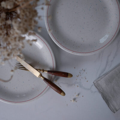 Confetti Middagstallerkner med Lyserød Kant, 2 stk.