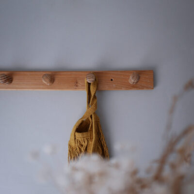 Lys Knagerække i Træ, 5 Knager