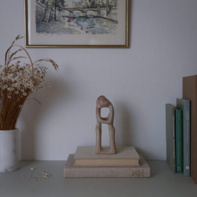 Stor Beige Fedtstensfigur