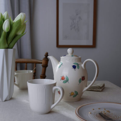 Tekande med Farverige Tulipaner