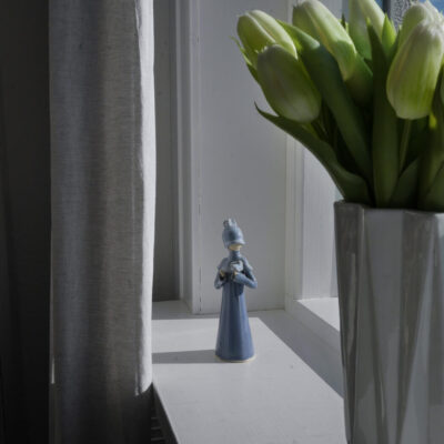 Lille Keramik Pigefigur