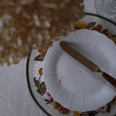 Runde Retro Dækservietter med Blomster, 7 stk.