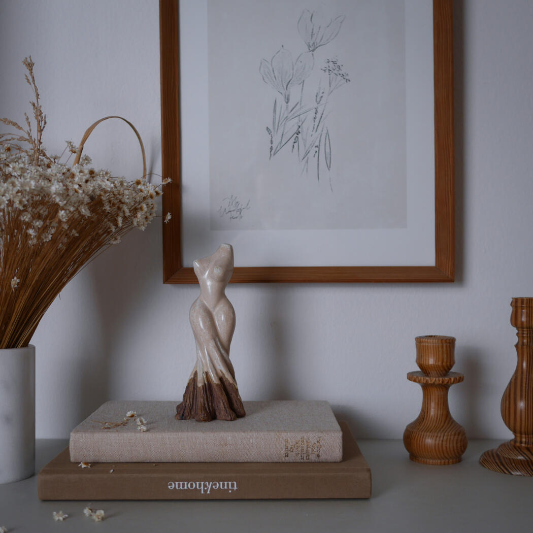Beige Keramik Kvinde