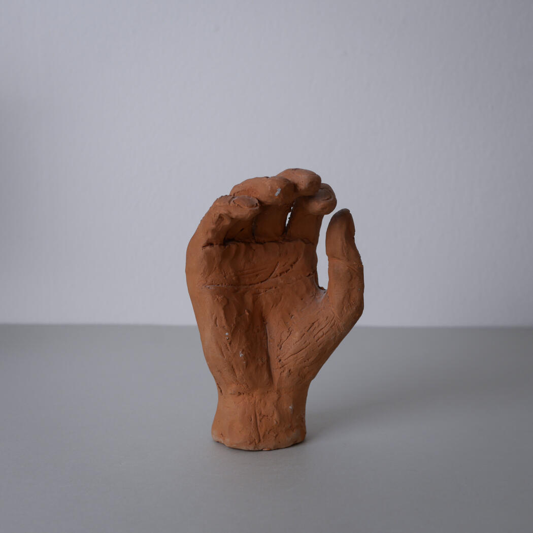 Skulpturel Hånd i Keramik 4
