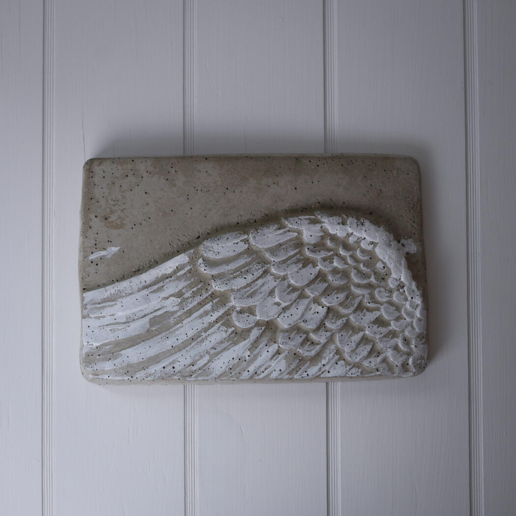 Cement Relief med Vinge 2