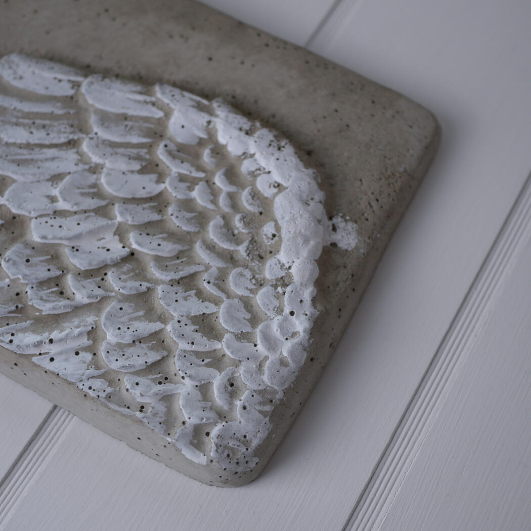 Cement Relief med Vinge 3