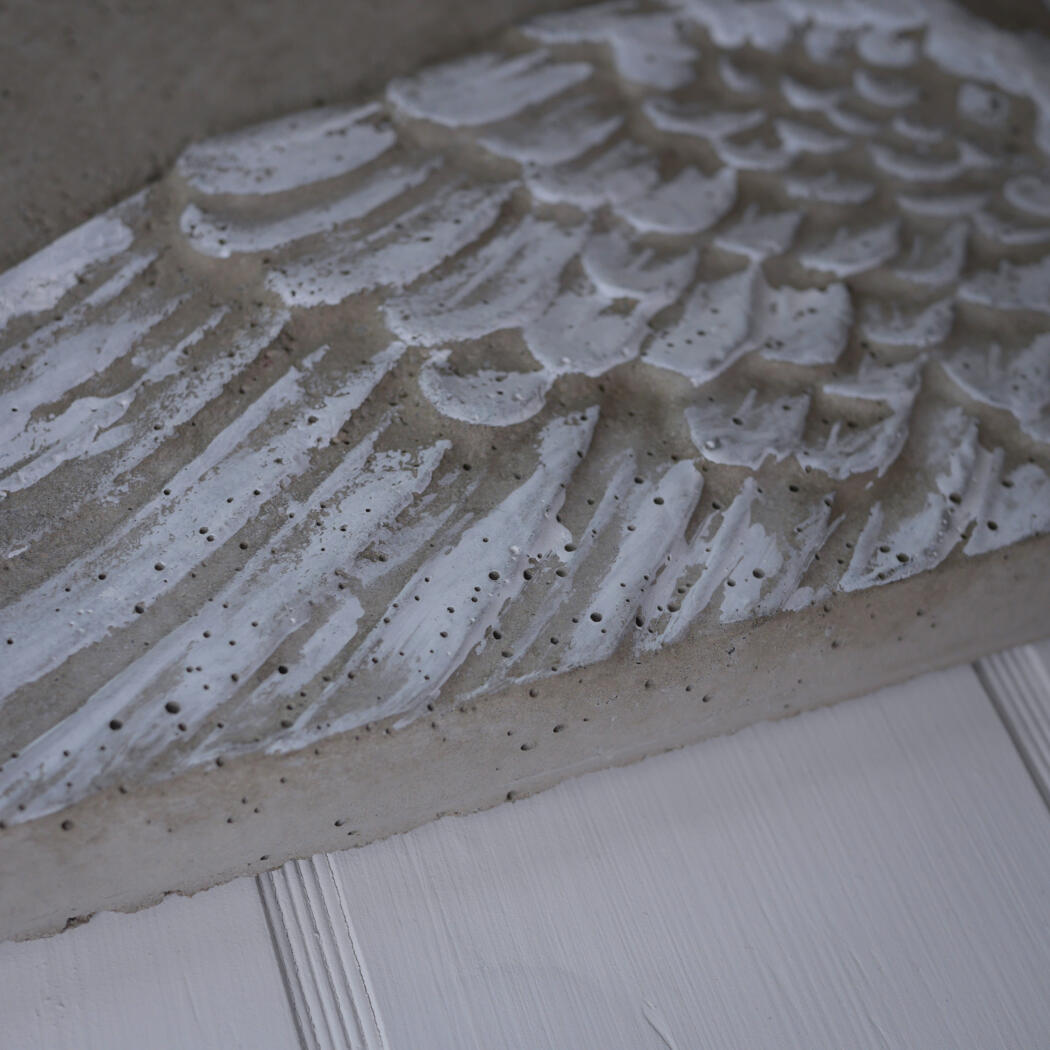 Cement Relief med Vinge 5