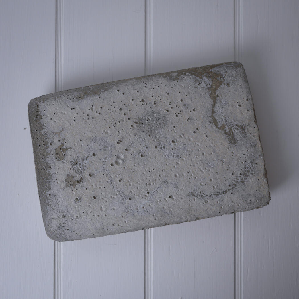 Cement Relief med Vinge 6