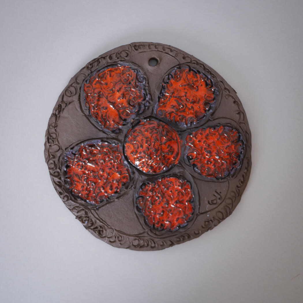 Rundt Relief med Orange Blomst 1