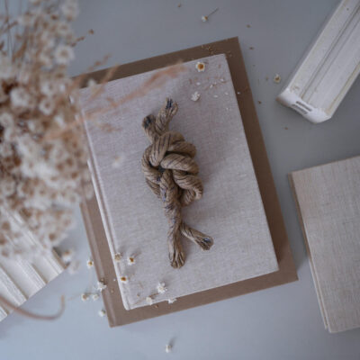 Beige Keramik Knude Skulptur