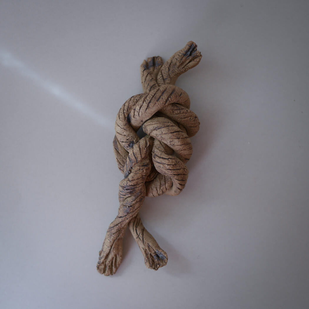 Beige Keramik Knude Skulptur 1
