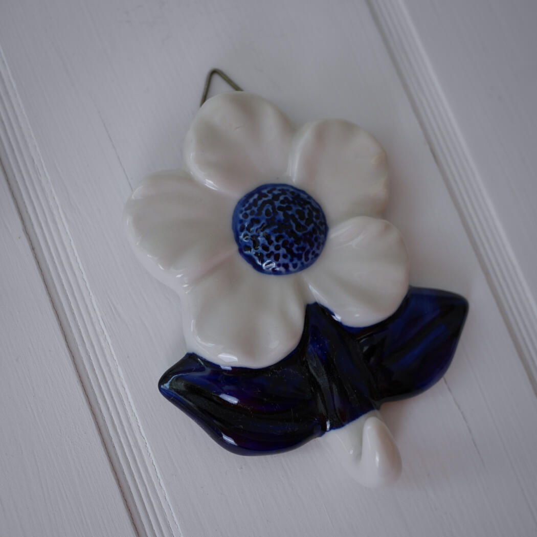 Hvid & Blå Blomster Porcelænsknage
