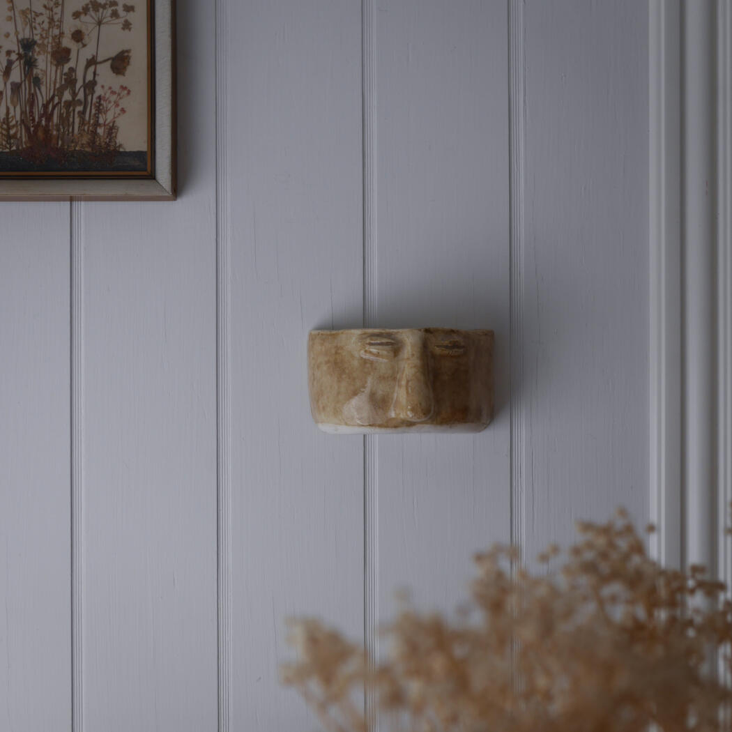 Beige Vægvase med Ansigt