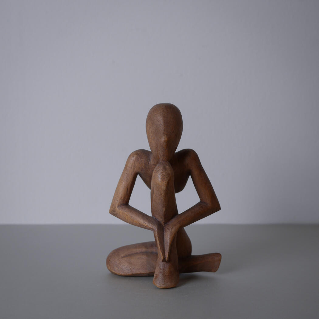 Yoga Inspireret Træfigur 1