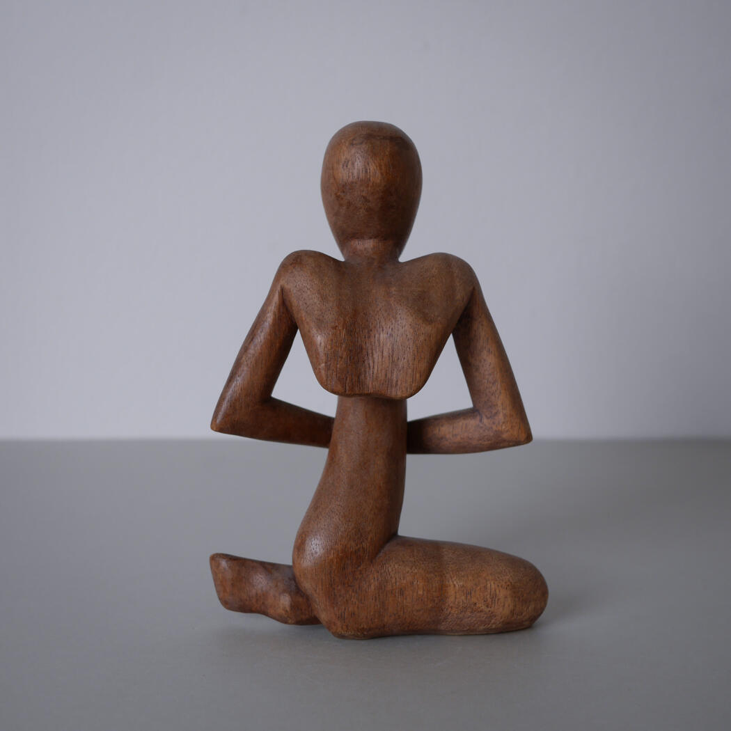 Yoga Inspireret Træfigur 3