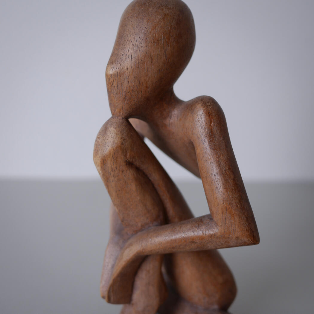 Yoga Inspireret Træfigur 6