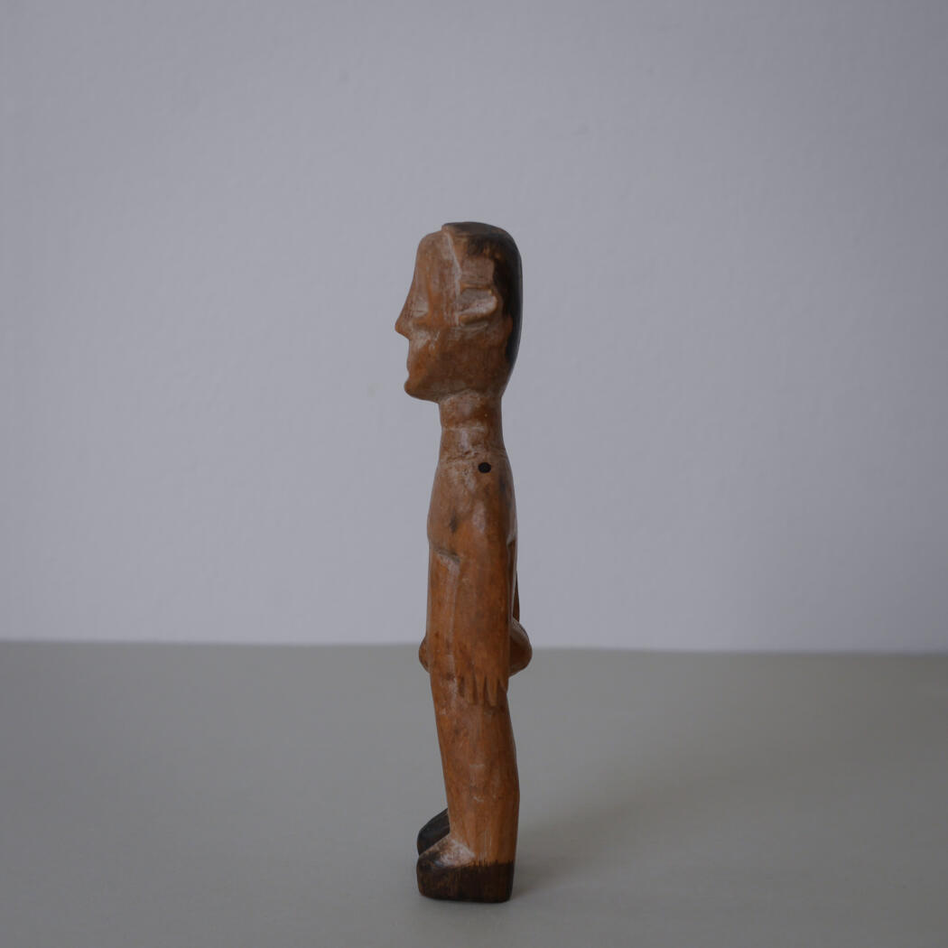 Håndskåret Træfigur 2
