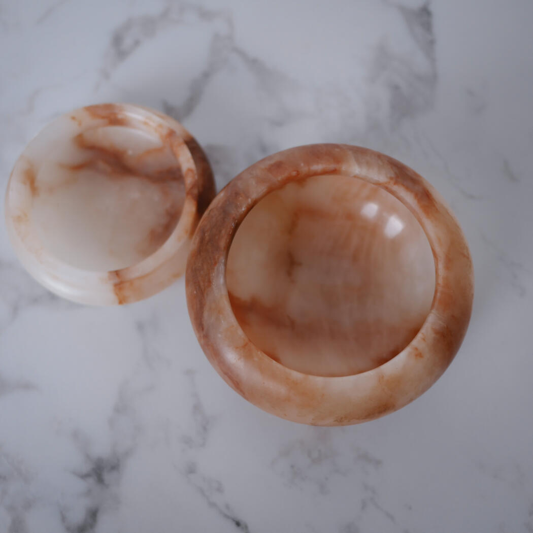 Rund Alabaster Krukke med Låg 7
