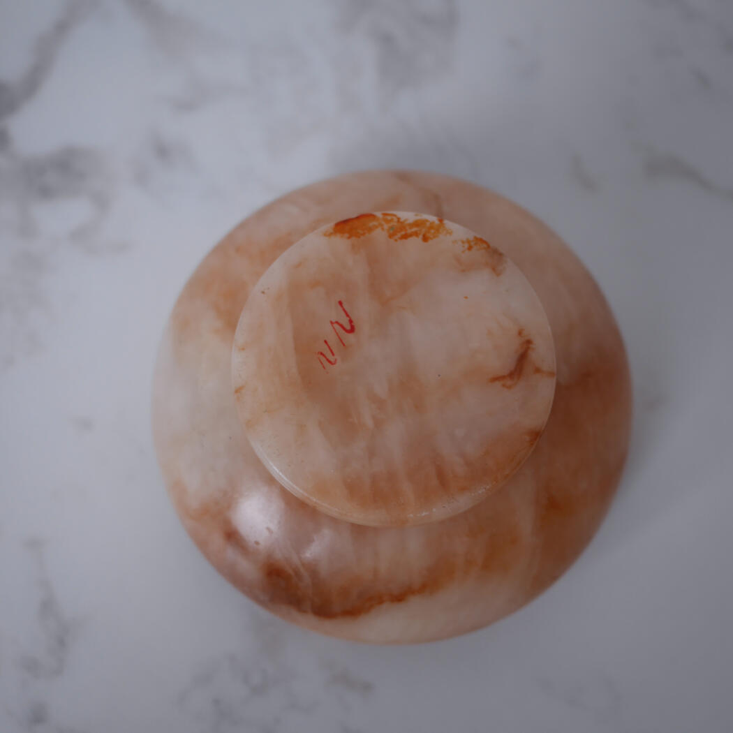 Rund Alabaster Krukke med Låg 8