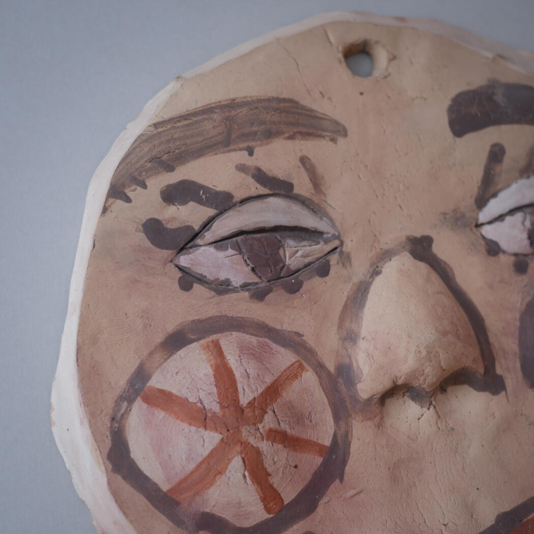 Rund Håndlavet Keramik Maske 3