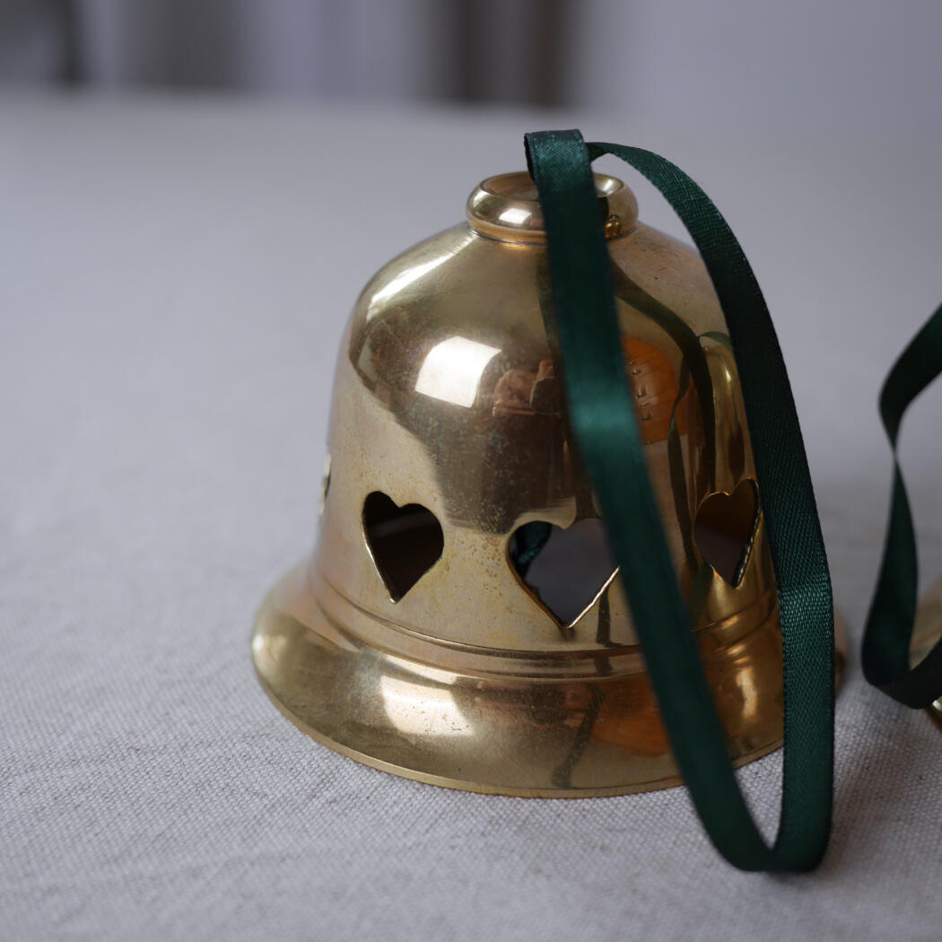 Messing Juleklokker med Hjerter, 2 stk. 3