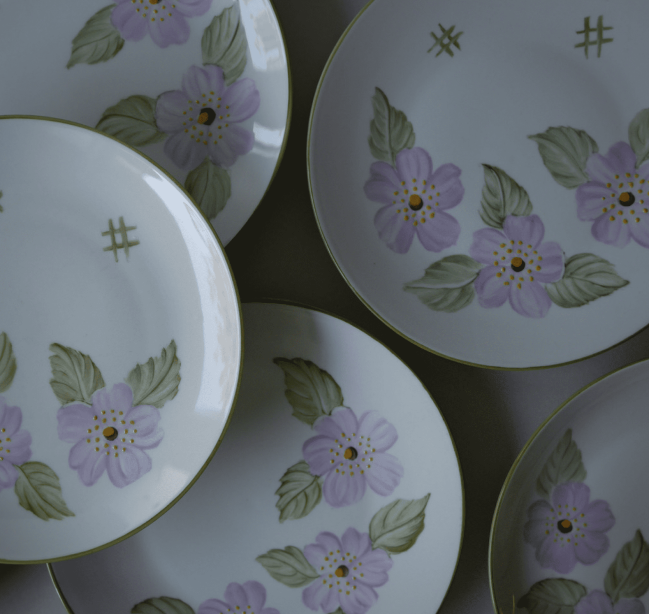 Håndmalede tallerkner med blomster, 7 stk. 4