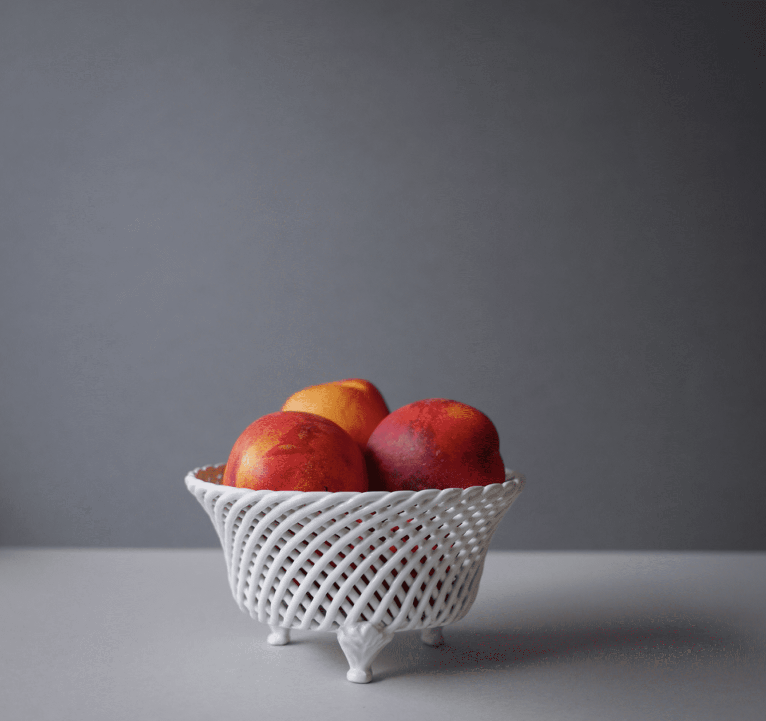 Hvid porcelænskurv