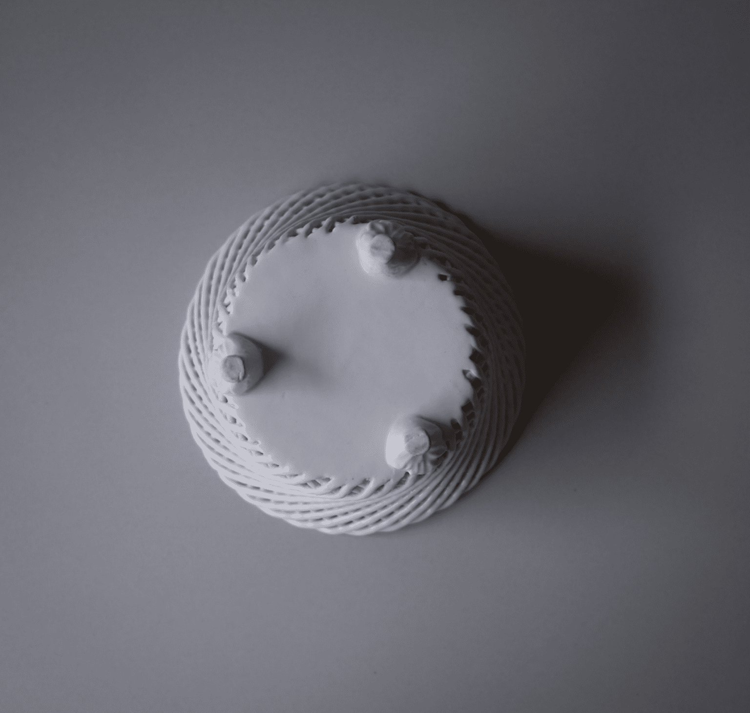 Hvid porcelænskurv 6