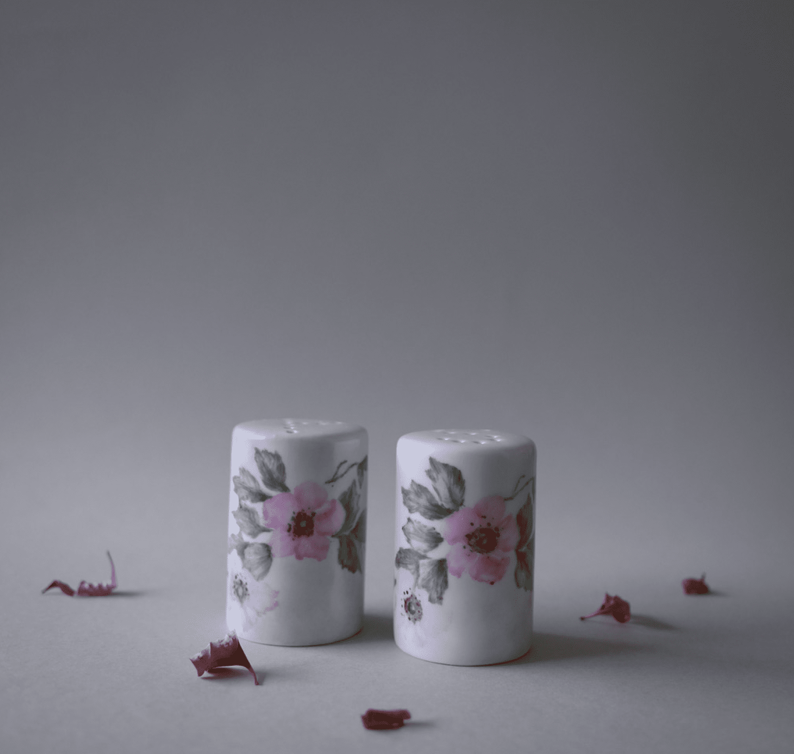 Håndmalet Salt og Peber Sæt med blomster